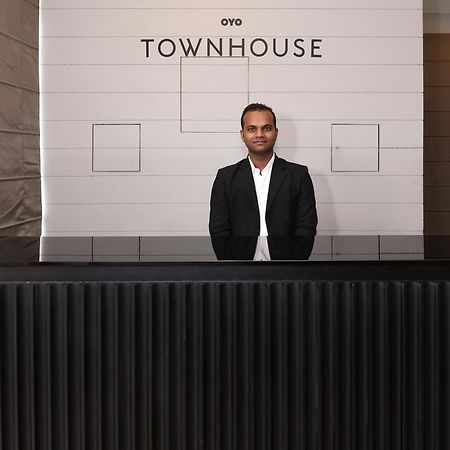 Townhouse Function Inn Near Chaudhary Charan Singh International Airport Lucknow Buitenkant foto