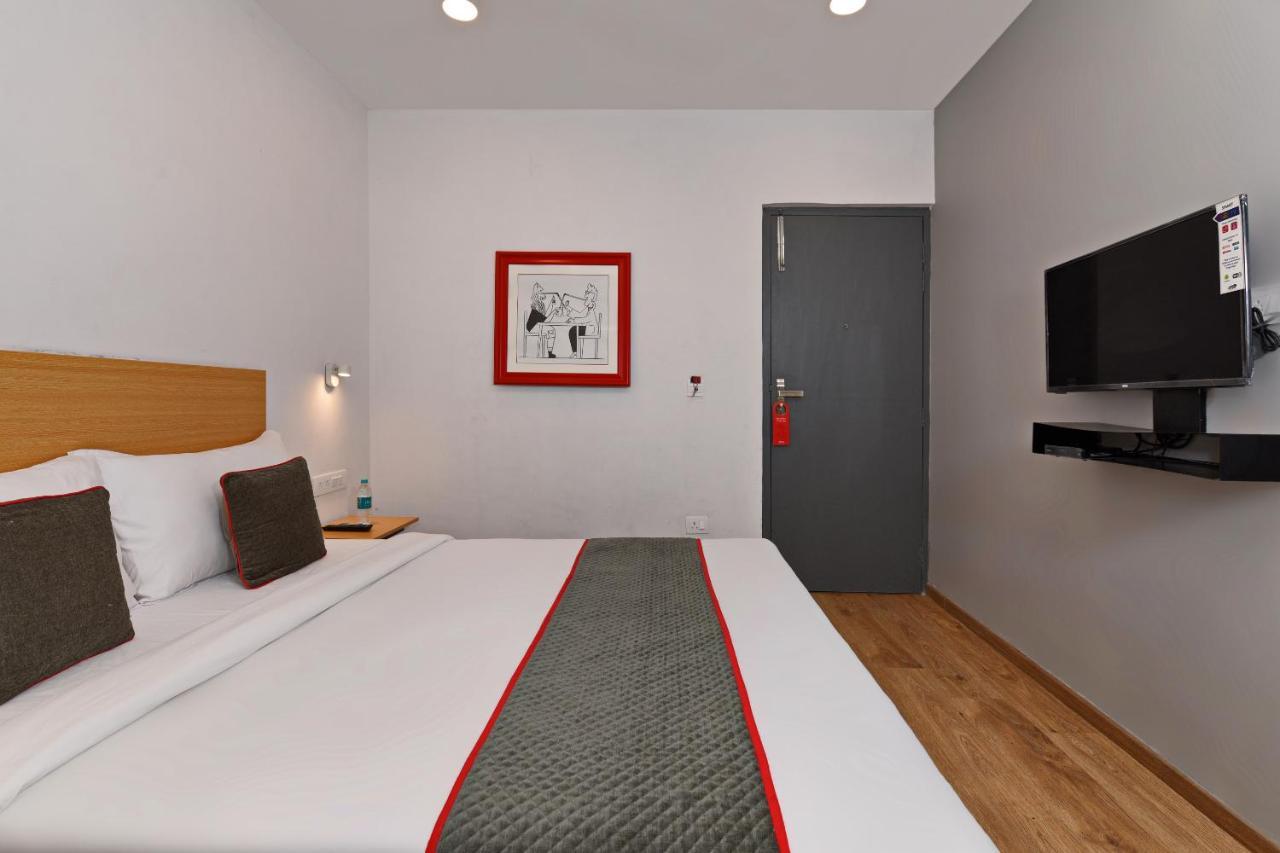 Townhouse Function Inn Near Chaudhary Charan Singh International Airport Lucknow Buitenkant foto