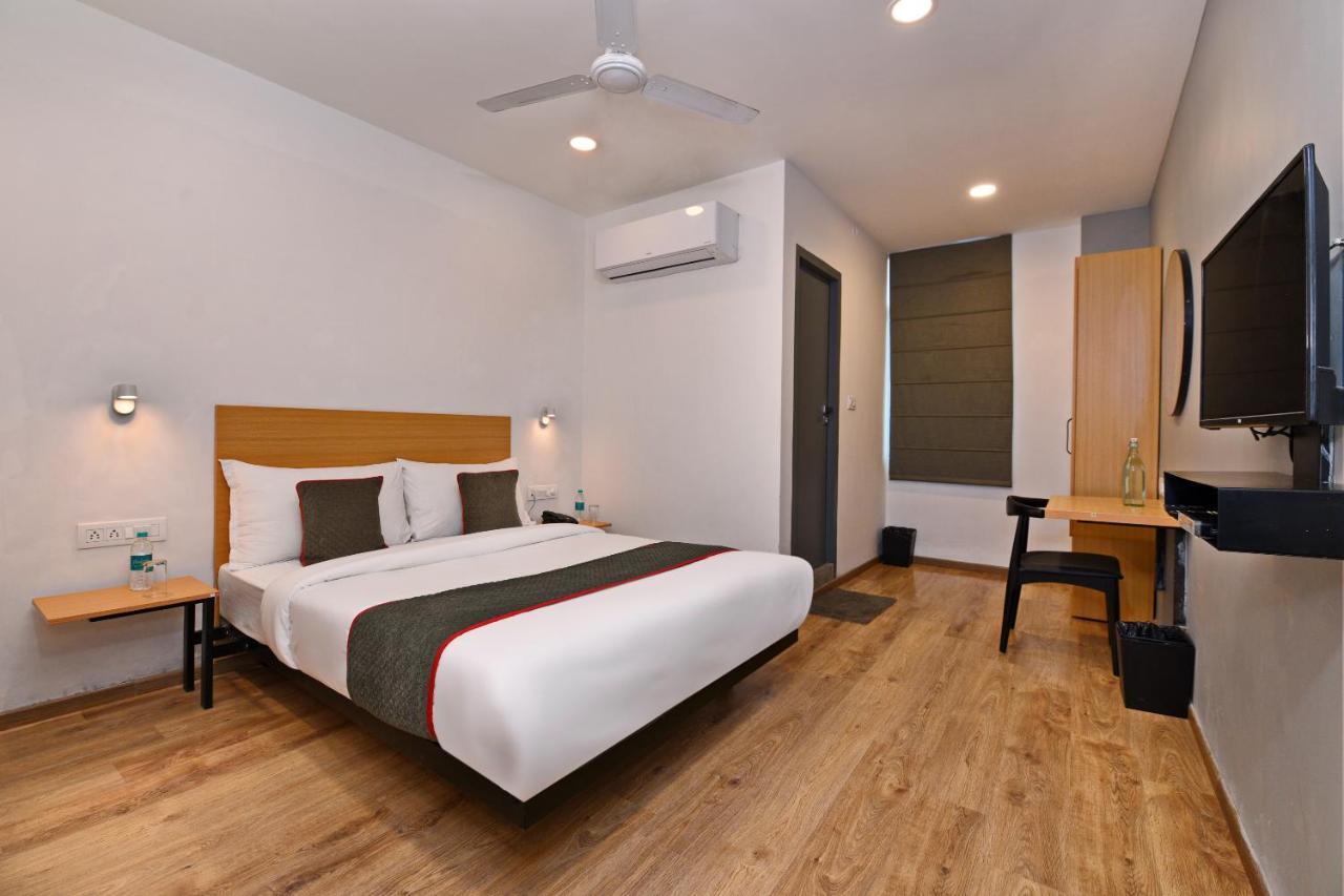 Townhouse Function Inn Near Chaudhary Charan Singh International Airport Lucknow Buitenkant foto