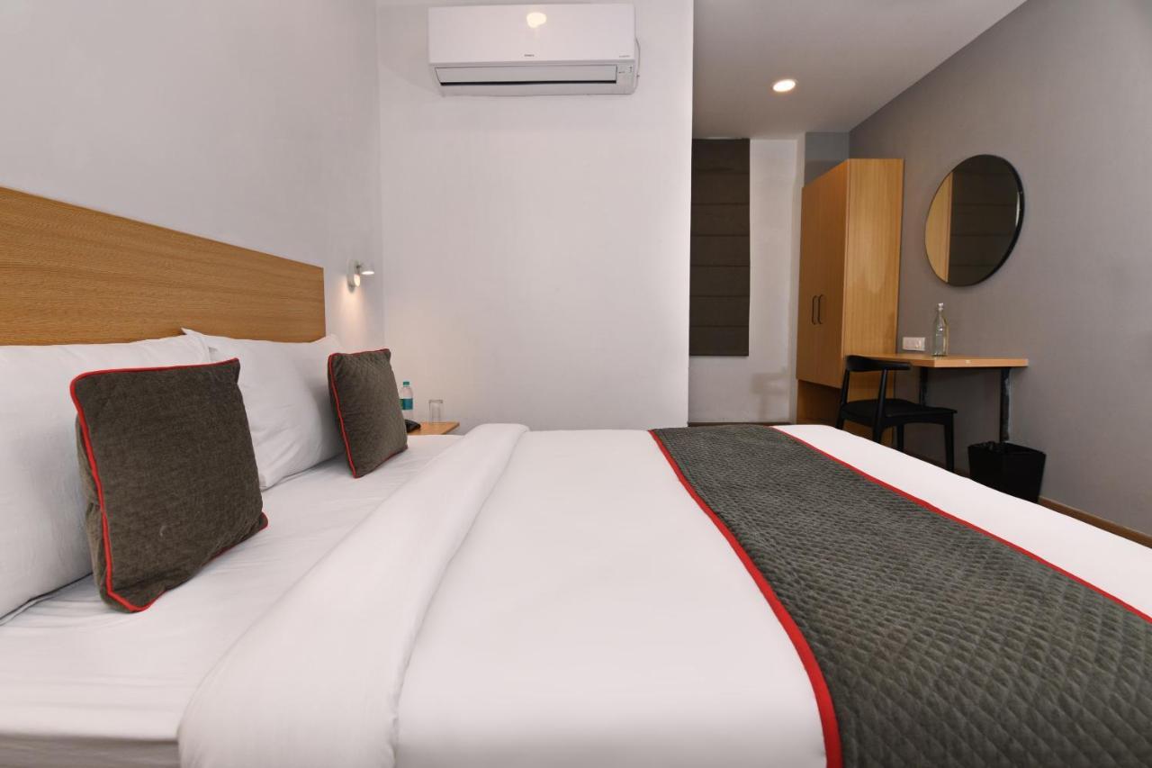 Townhouse Function Inn Near Chaudhary Charan Singh International Airport Lucknow Buitenkant foto