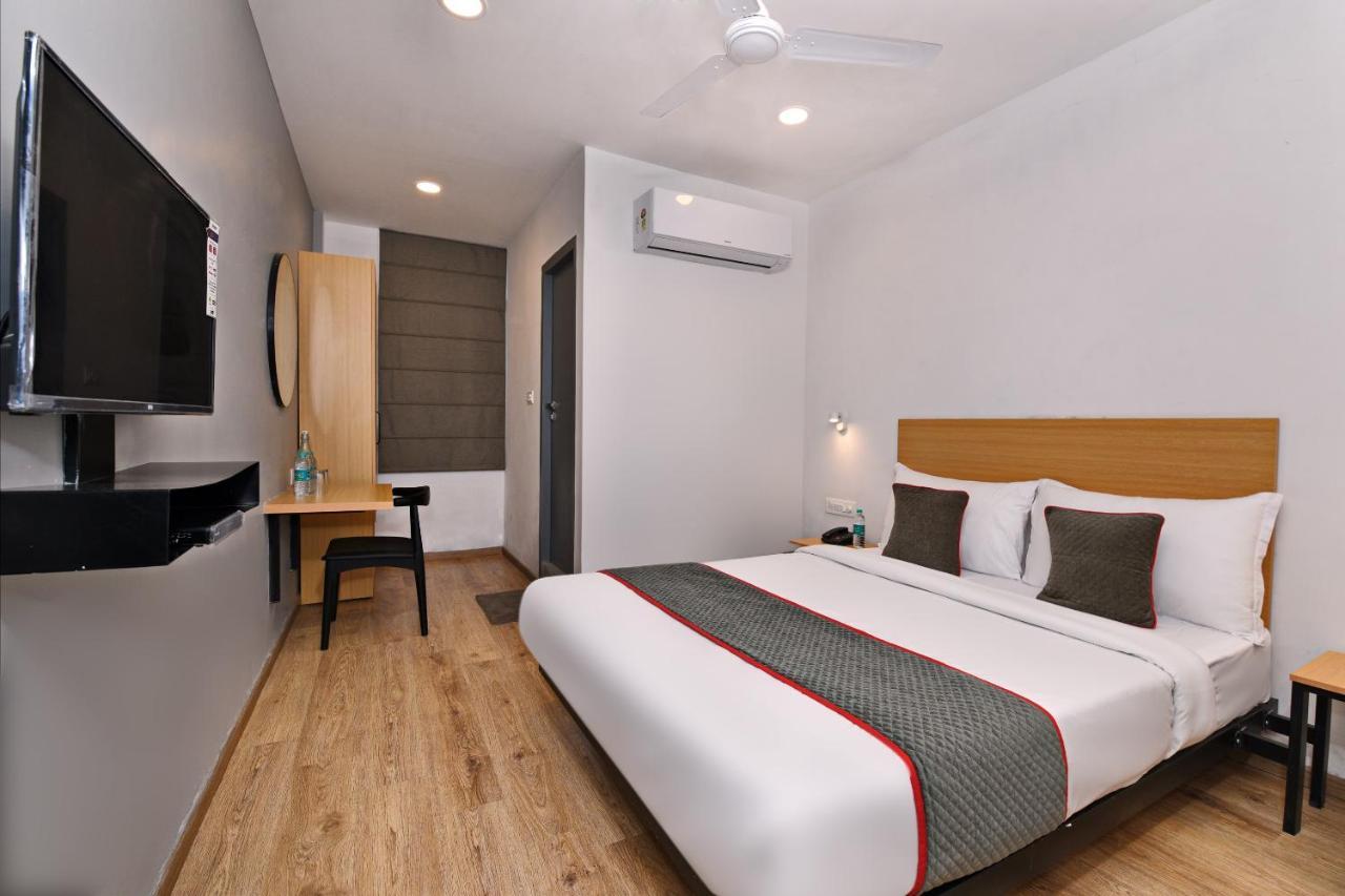 Townhouse Function Inn Near Chaudhary Charan Singh International Airport Lucknow Buitenkant foto