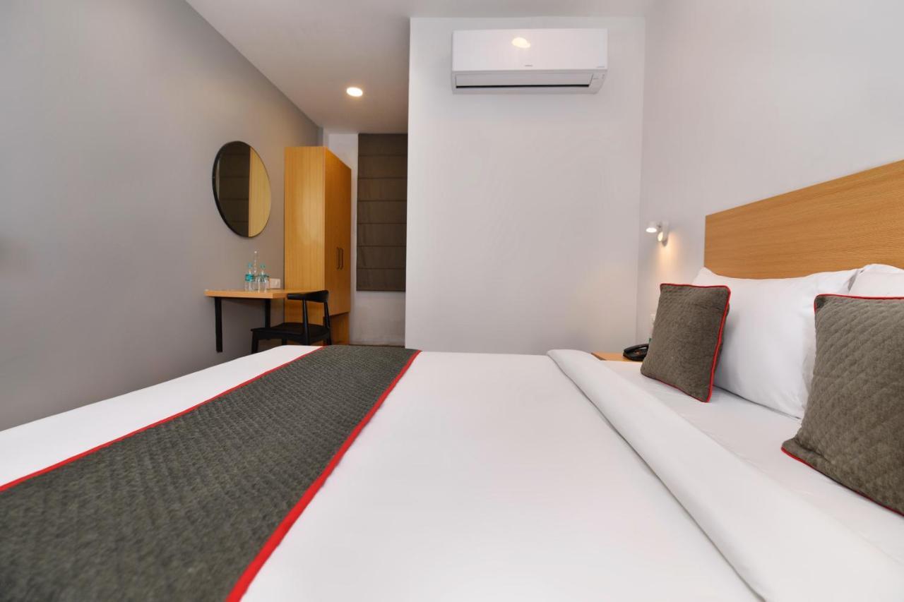 Townhouse Function Inn Near Chaudhary Charan Singh International Airport Lucknow Buitenkant foto