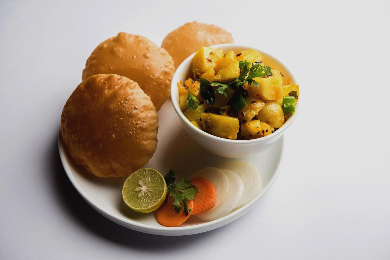Townhouse Function Inn Near Chaudhary Charan Singh International Airport Lucknow Buitenkant foto