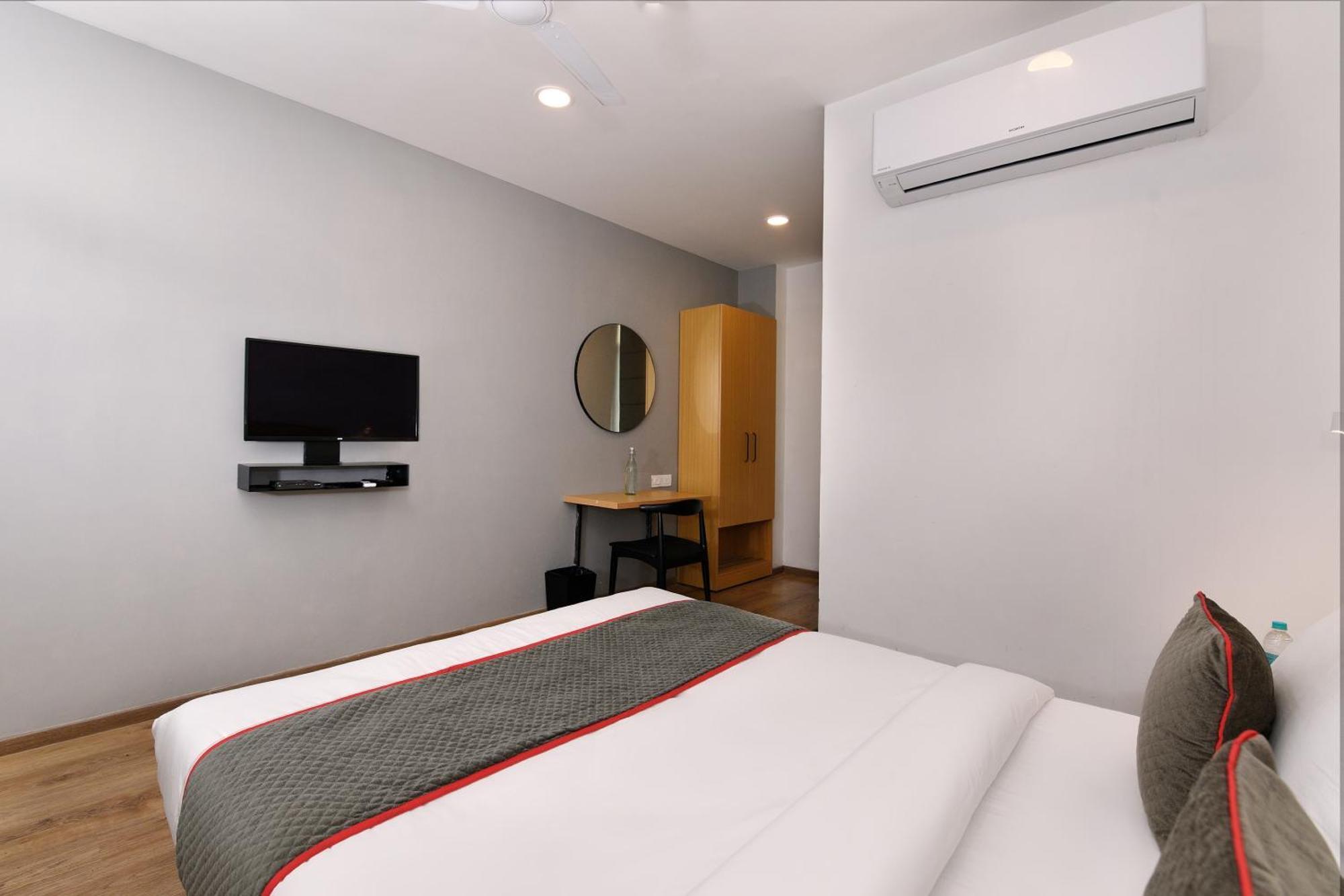 Townhouse Function Inn Near Chaudhary Charan Singh International Airport Lucknow Buitenkant foto