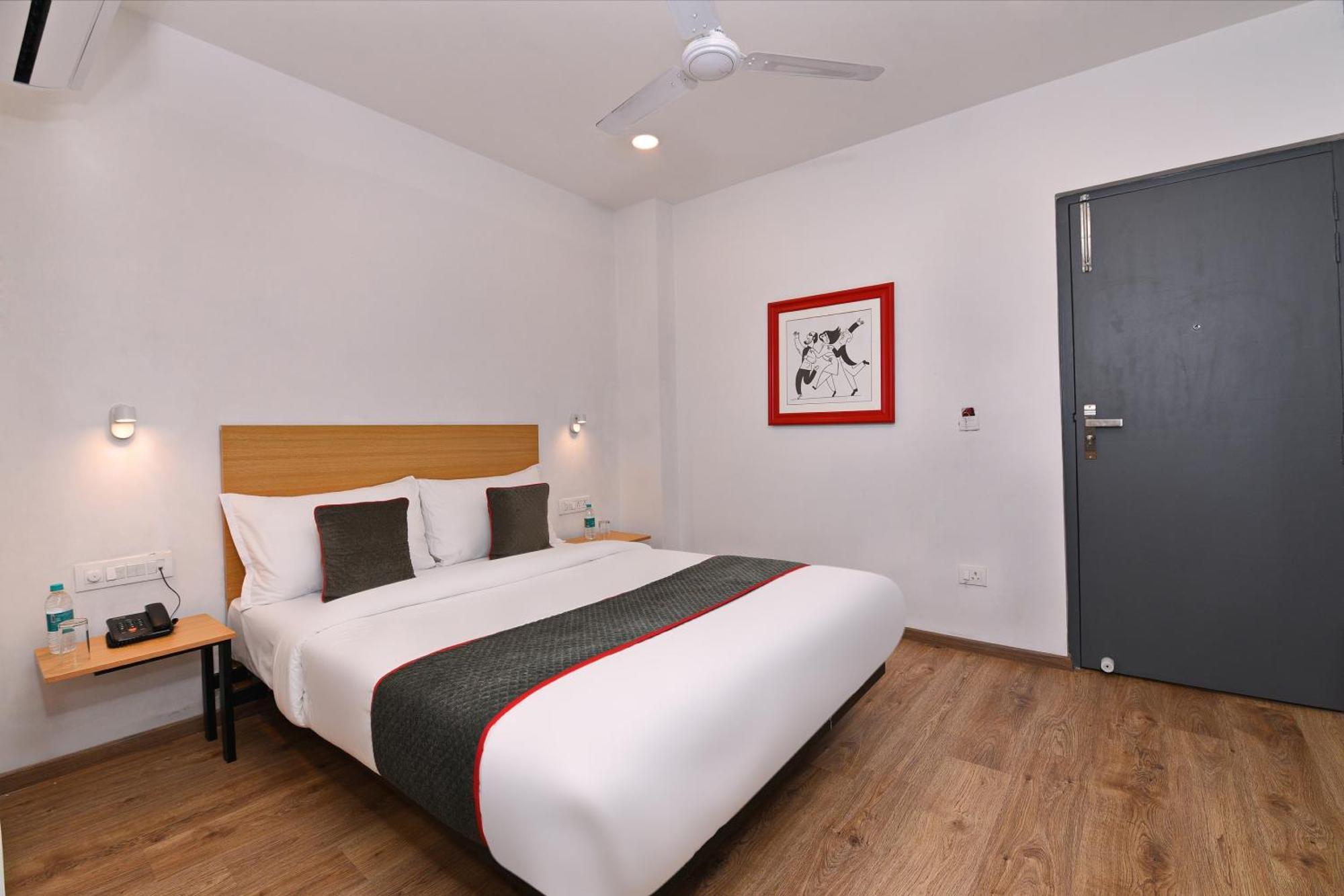 Townhouse Function Inn Near Chaudhary Charan Singh International Airport Lucknow Buitenkant foto