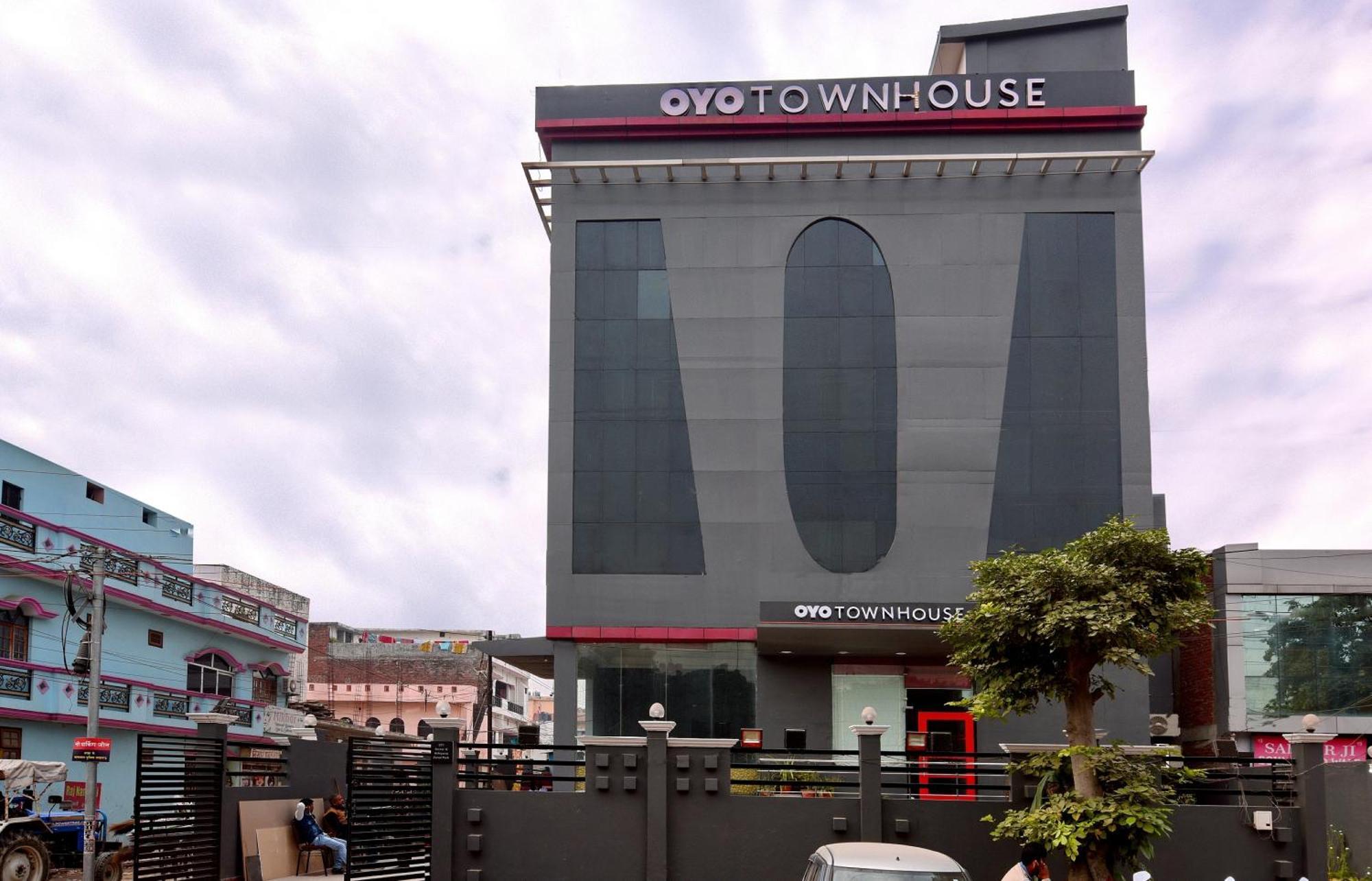 Townhouse Function Inn Near Chaudhary Charan Singh International Airport Lucknow Buitenkant foto