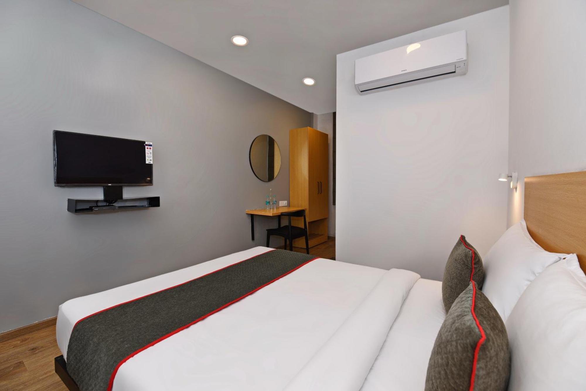 Townhouse Function Inn Near Chaudhary Charan Singh International Airport Lucknow Buitenkant foto