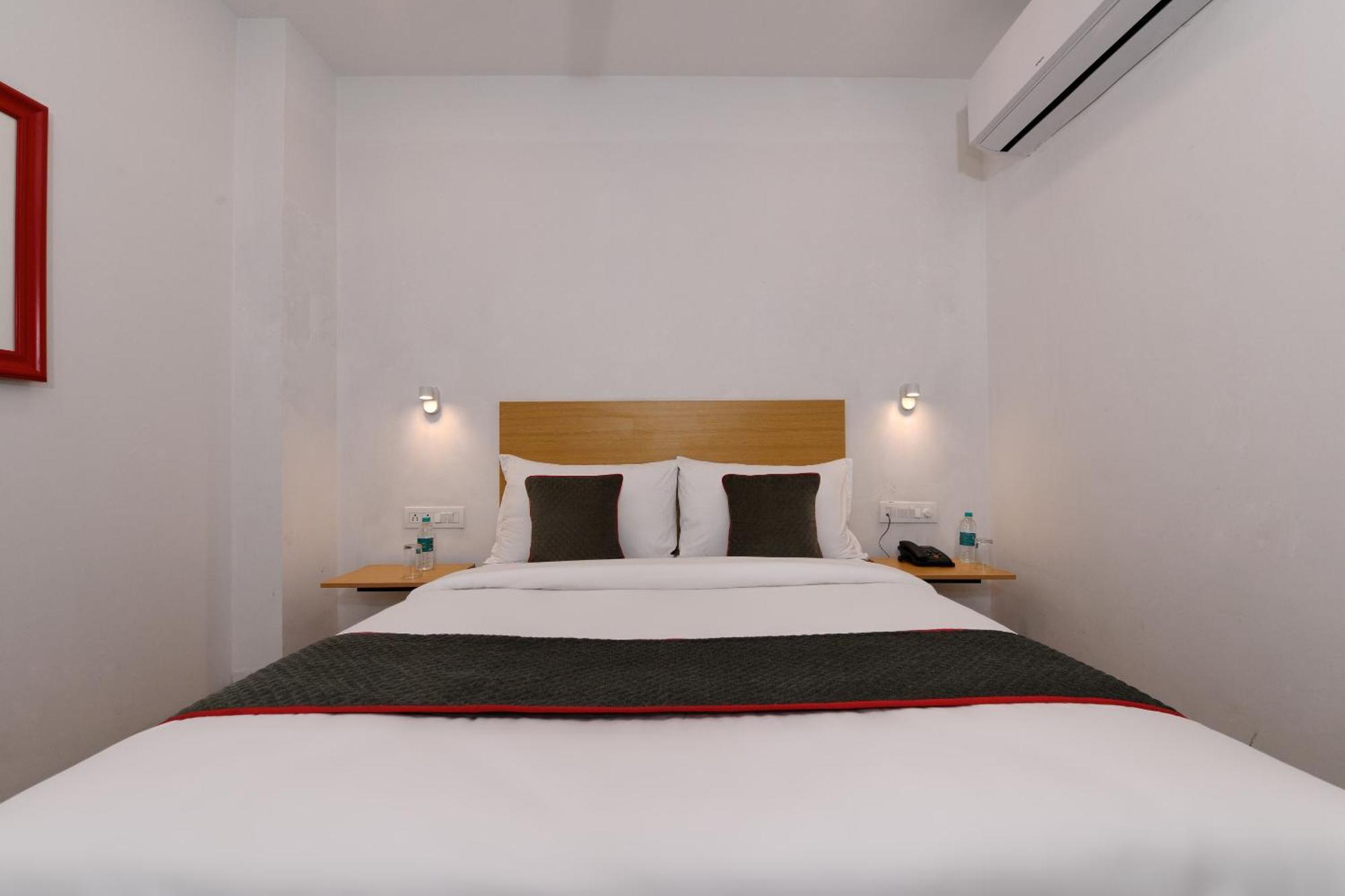 Townhouse Function Inn Near Chaudhary Charan Singh International Airport Lucknow Buitenkant foto