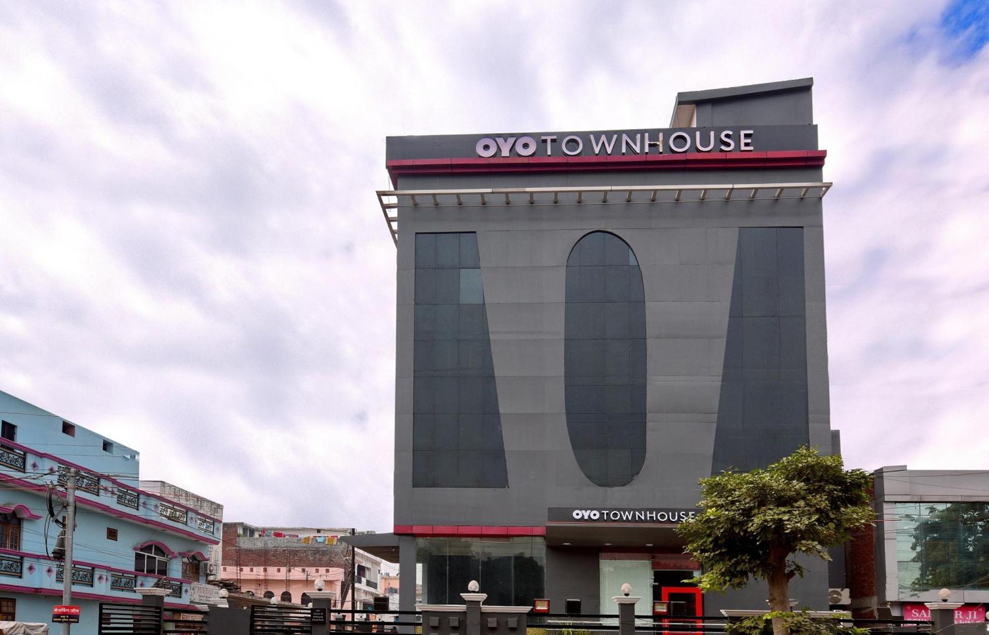 Townhouse Function Inn Near Chaudhary Charan Singh International Airport Lucknow Buitenkant foto