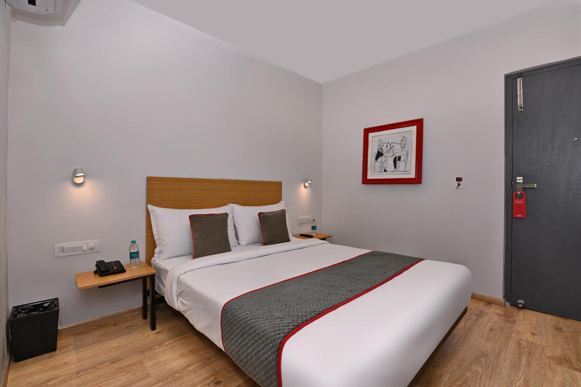 Townhouse Function Inn Near Chaudhary Charan Singh International Airport Lucknow Buitenkant foto