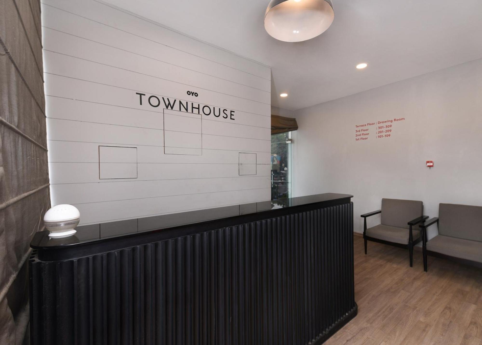 Townhouse Function Inn Near Chaudhary Charan Singh International Airport Lucknow Buitenkant foto