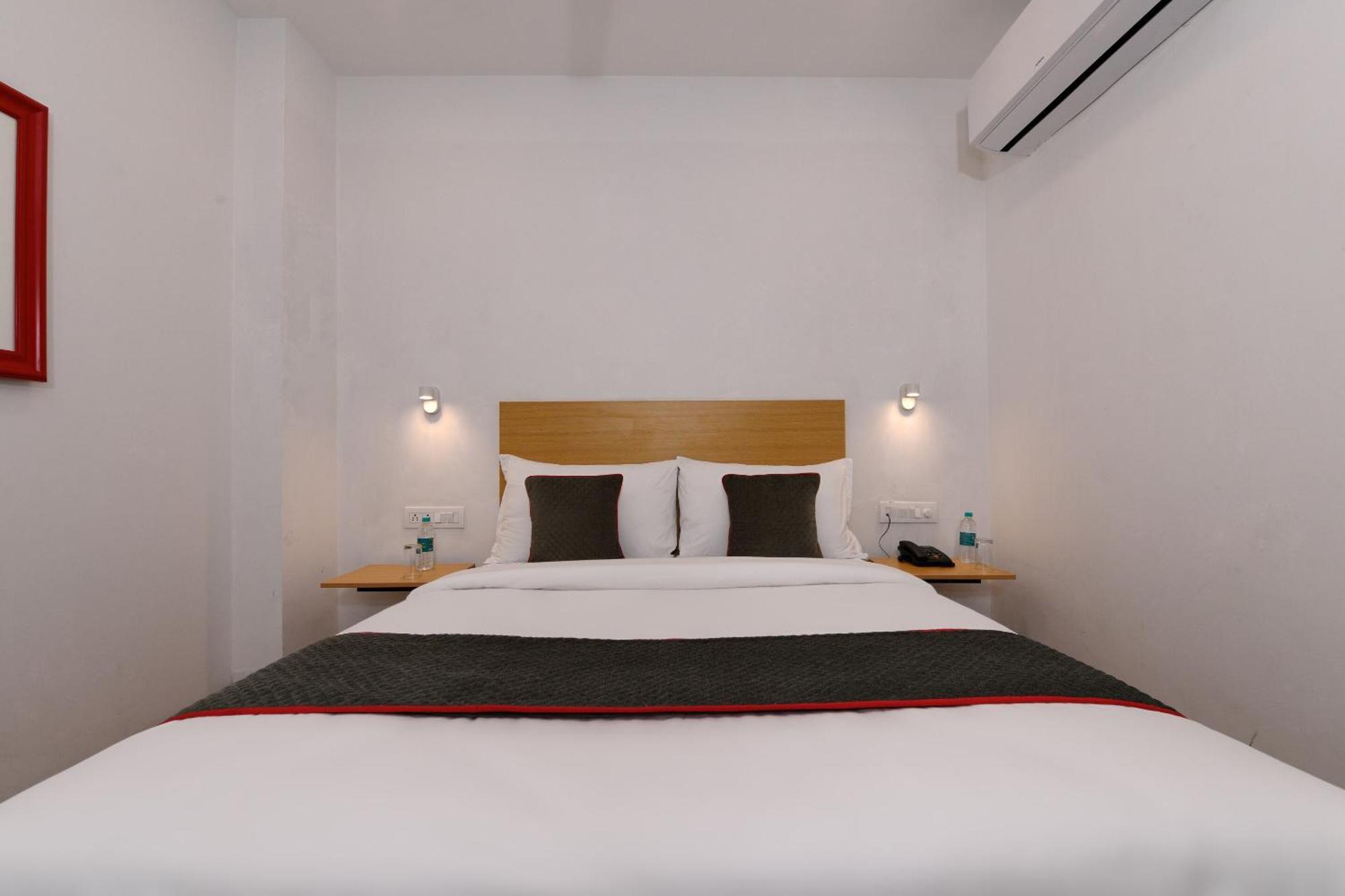 Townhouse Function Inn Near Chaudhary Charan Singh International Airport Lucknow Buitenkant foto